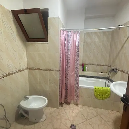 Miraka Apartamento Gramsh